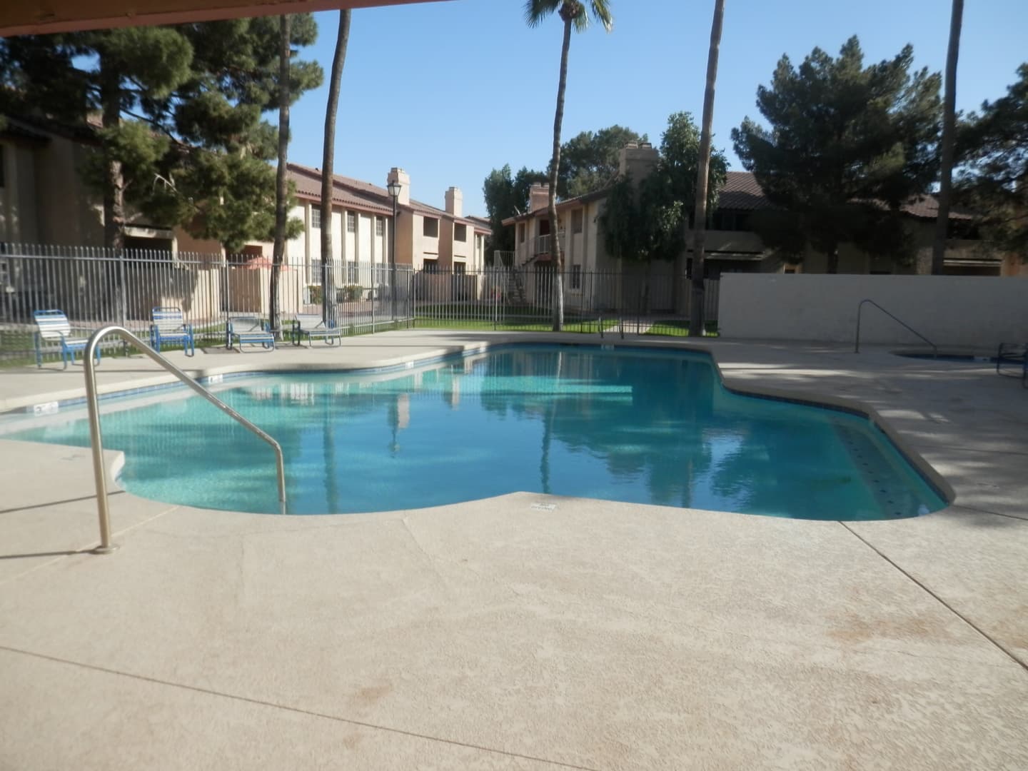 Mesa Condo: 533 W Guadalupe Rd