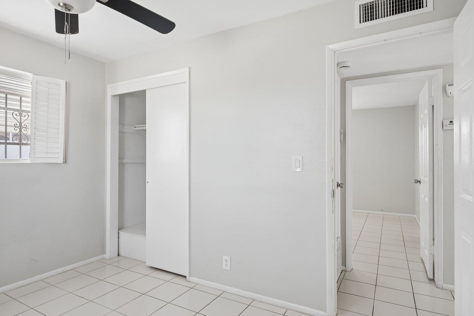 Mesa House: 5458 E Boston St
