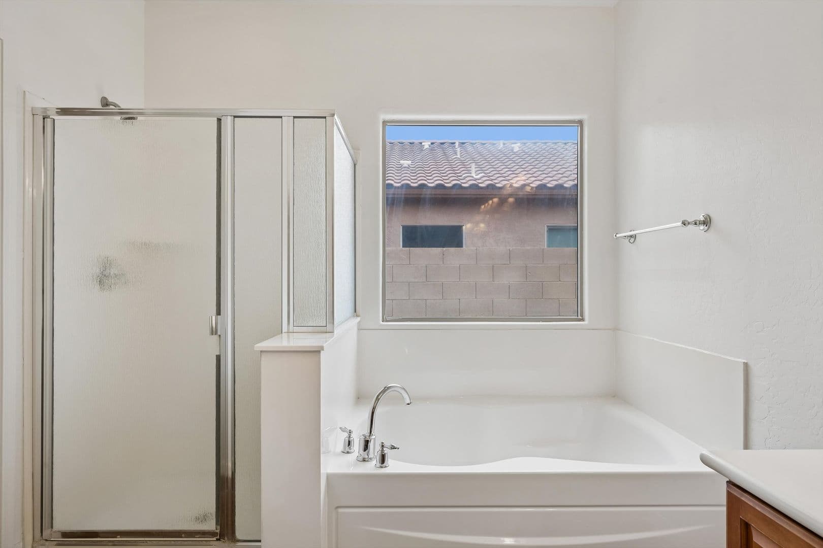 Mesa House: 11130 E Serafina Ave