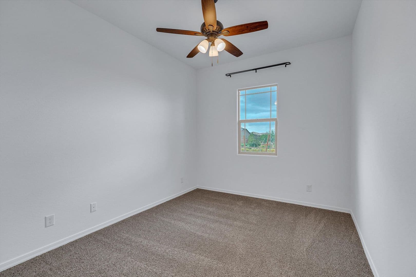 Mesa House: 10818 E Telsa Ave