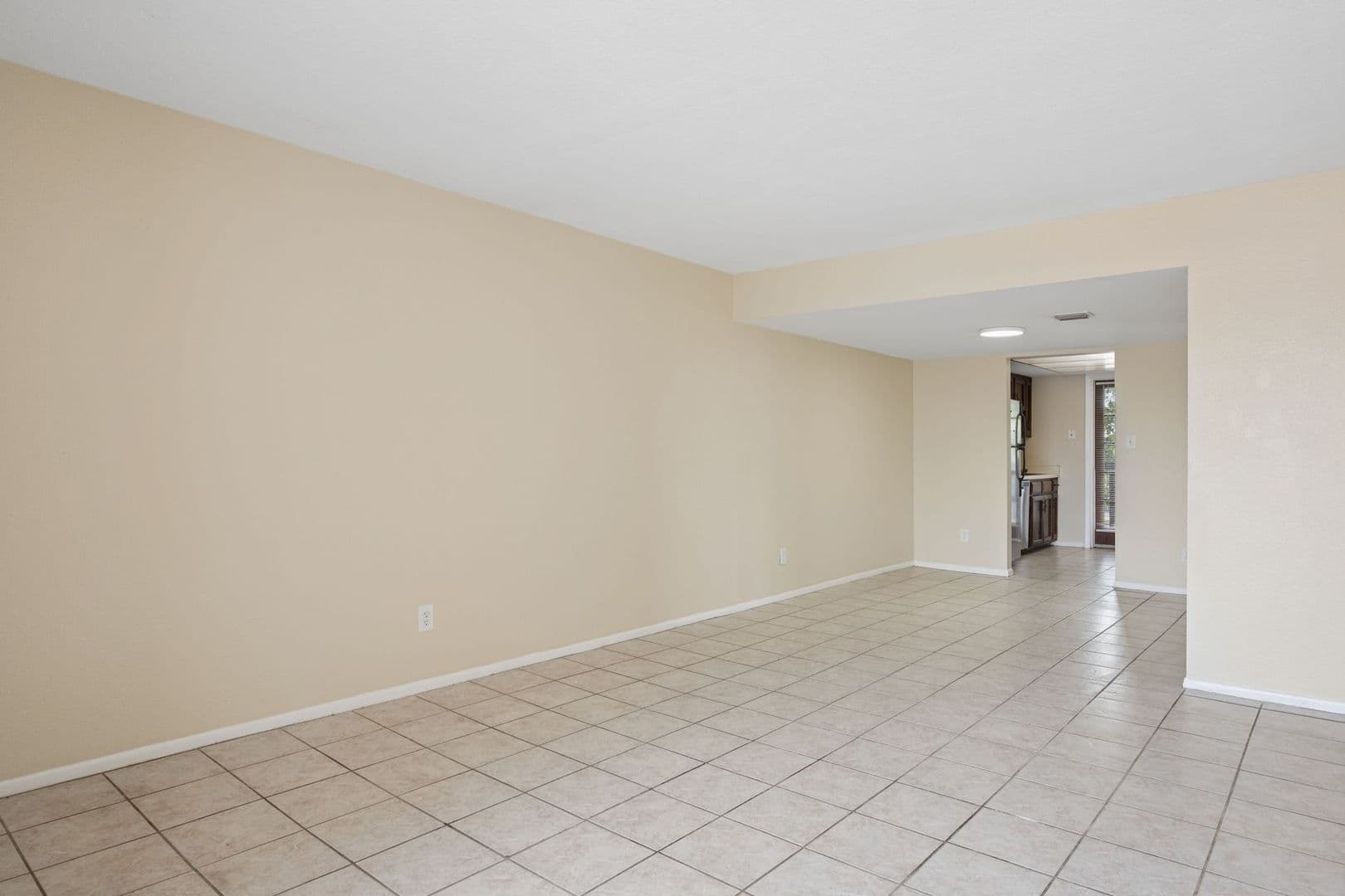 Mesa House: 1927 E Hampton Ave #216