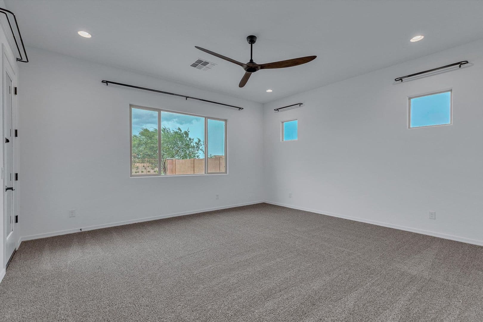Mesa House: 10818 E Telsa Ave