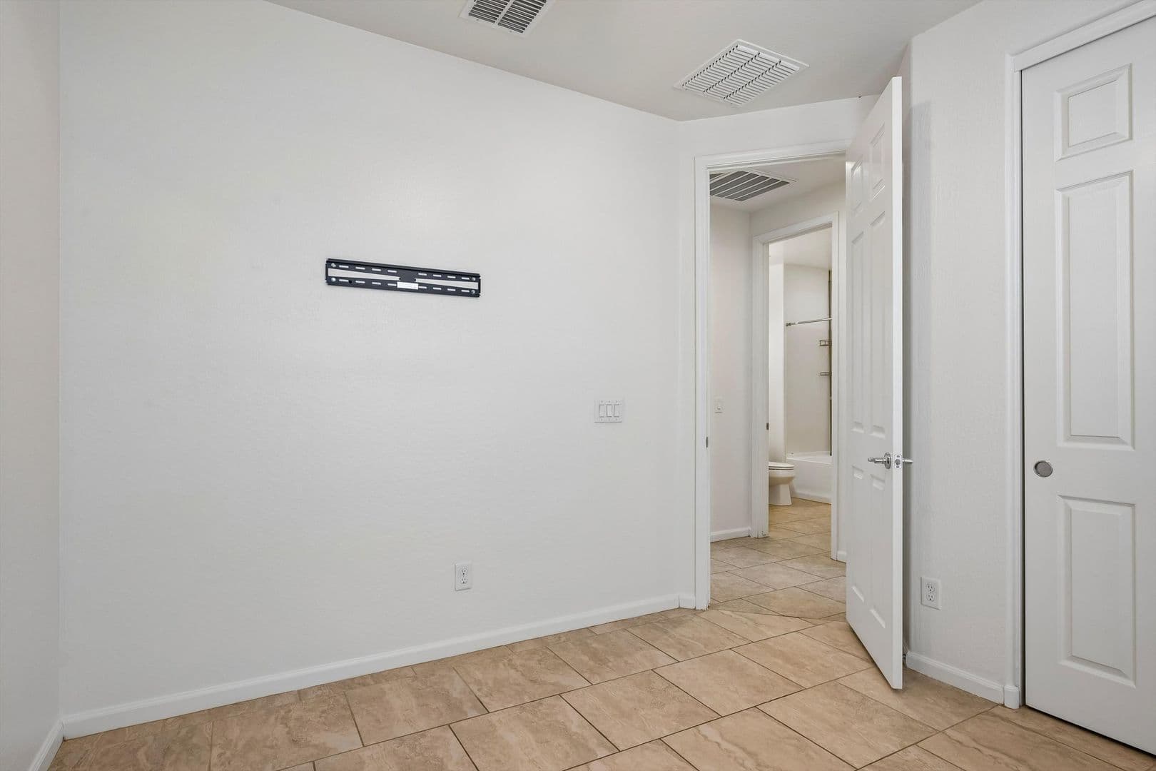 Mesa House: 10517 E Sebring Ave