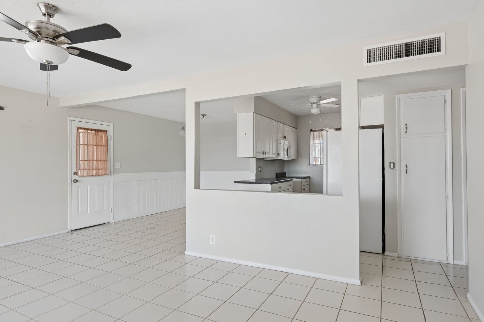 Mesa House: 5458 E Boston St
