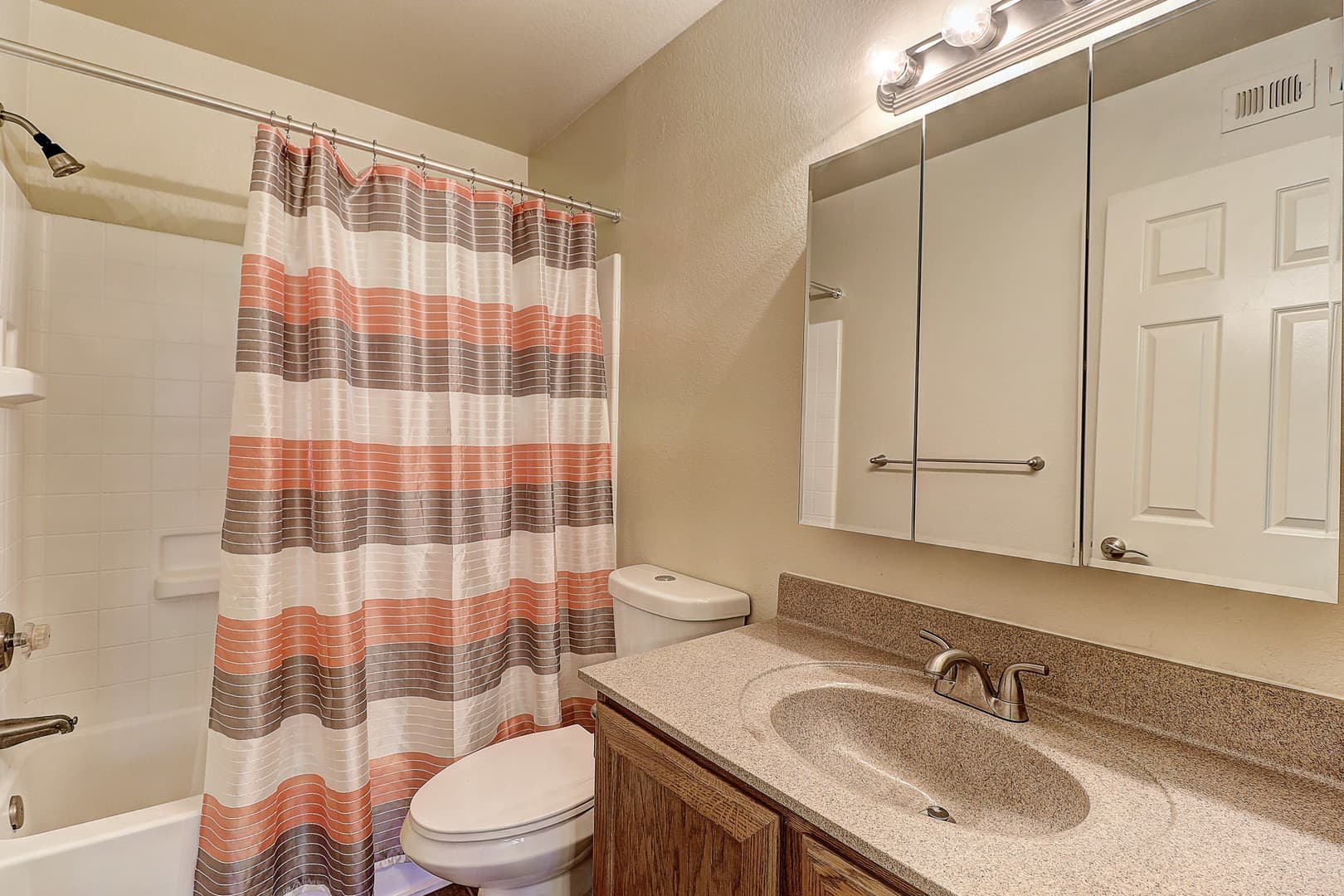 Mesa House: 1331 W Baseline Rd