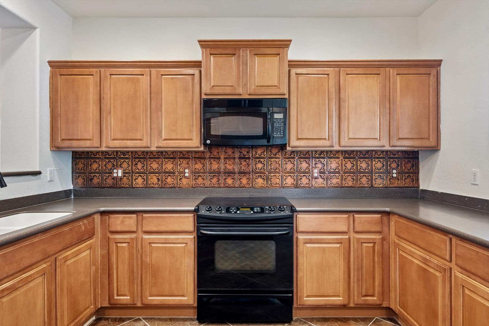 Mesa House: 11130 E Serafina Ave