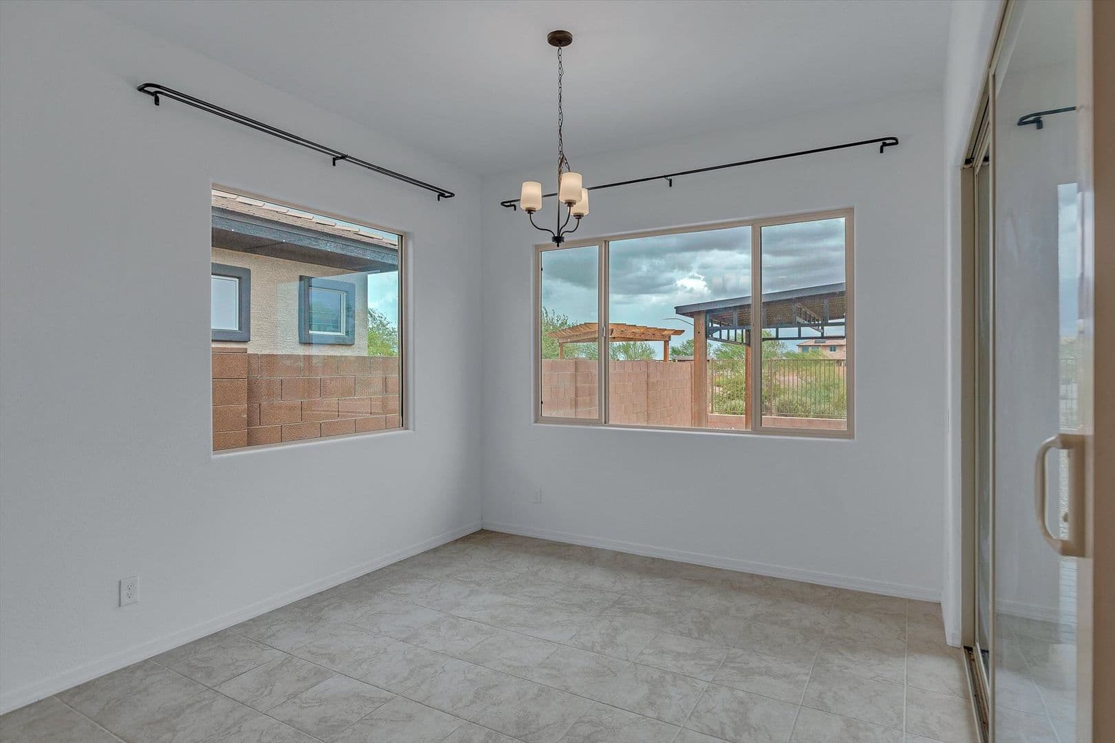 Mesa House: 10818 E Telsa Ave