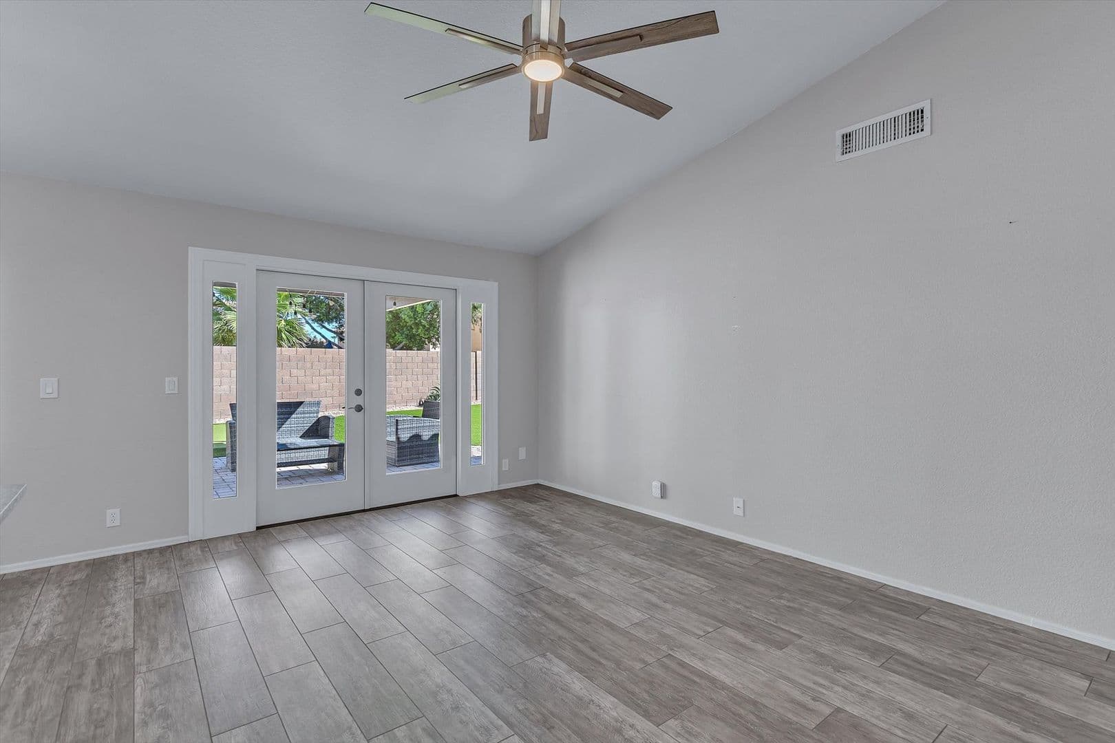 Mesa House: 6544 E Russell St