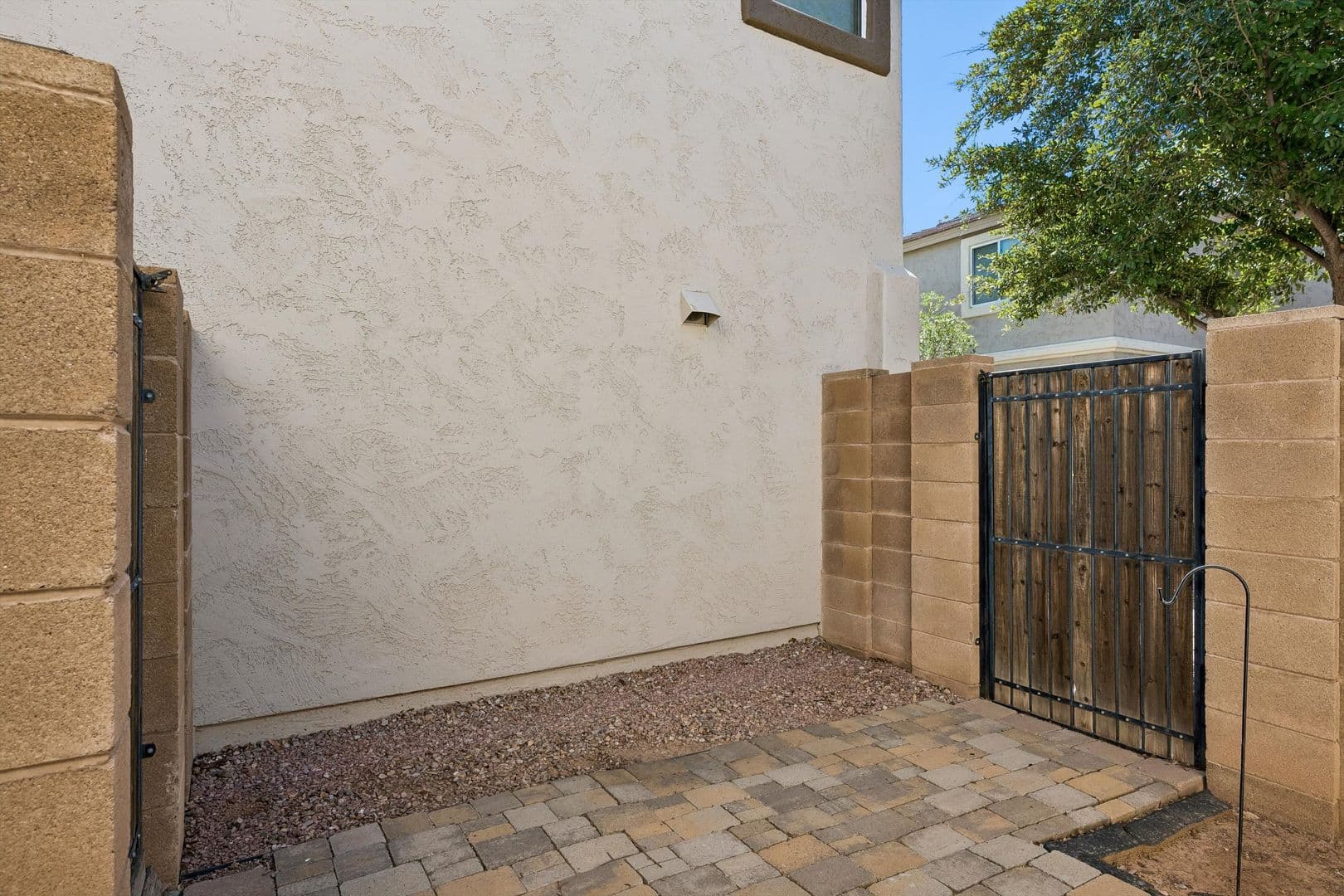 Gilbert House: 4256 E Carla Vista Dr
