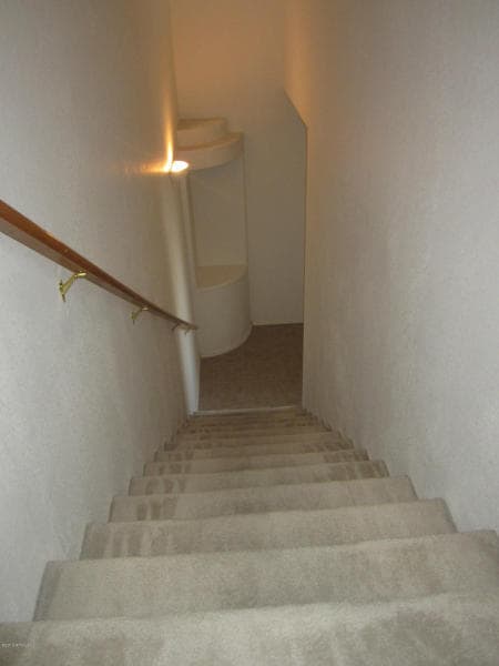 Mesa House: 1335 E June St