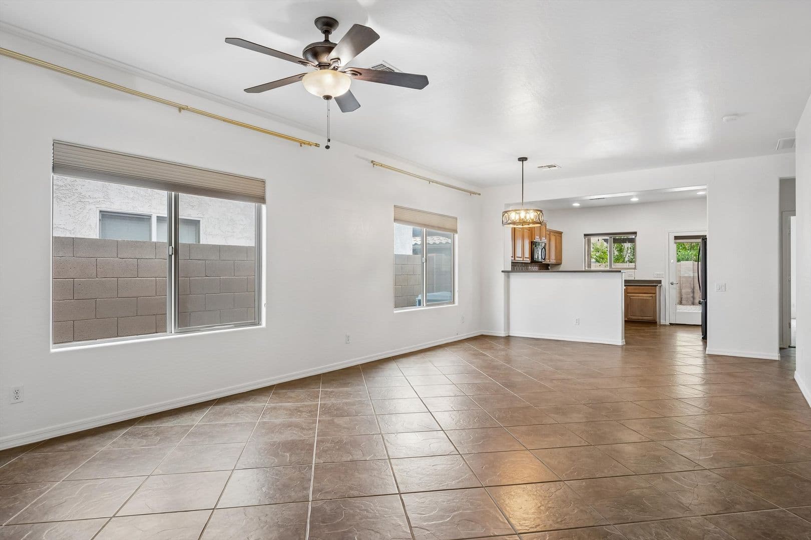 Mesa House: 11130 E Serafina Ave
