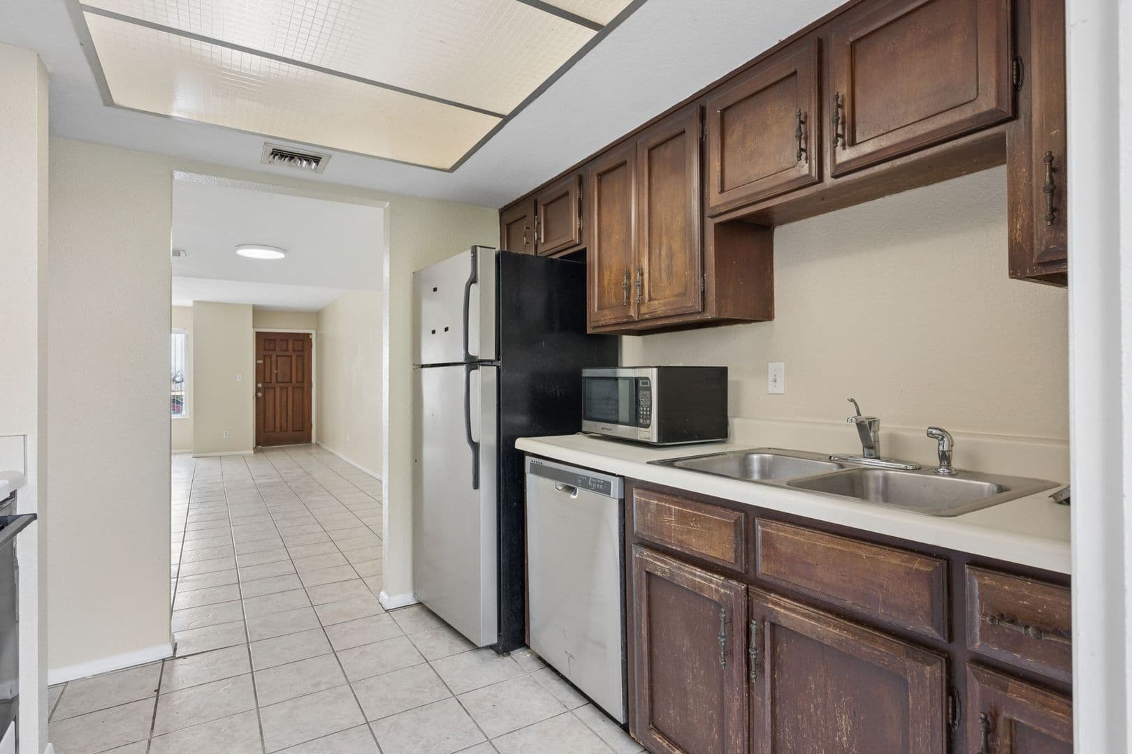 Mesa House: 1927 E Hampton Ave #216