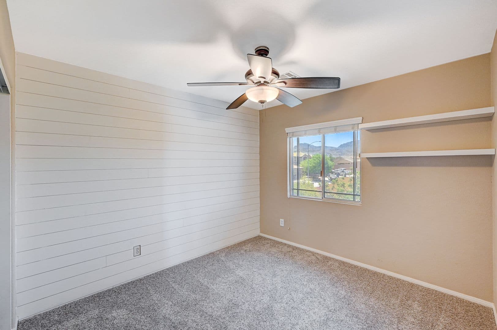 Las Vegas, House: 6952 Winter Ridge St.