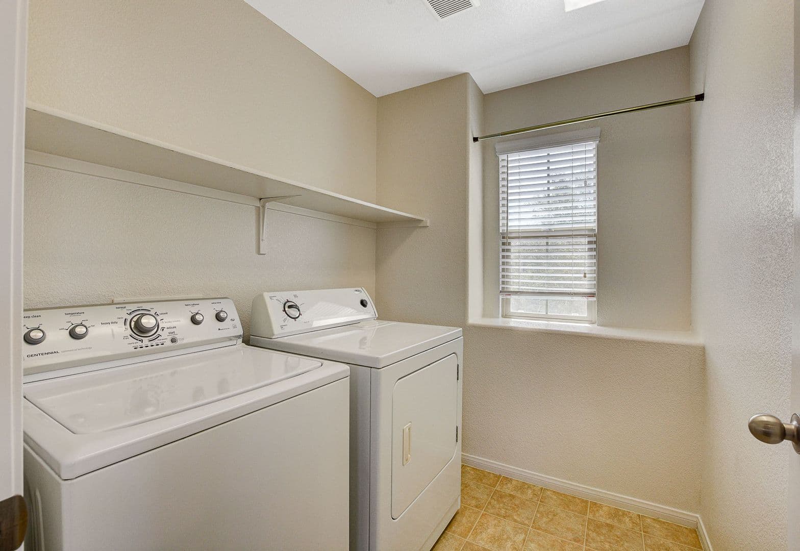 North Las Vegas House: 5548 Ayers Cliff St
