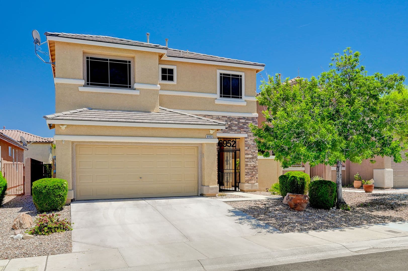 Las Vegas, House: 6952 Winter Ridge St.