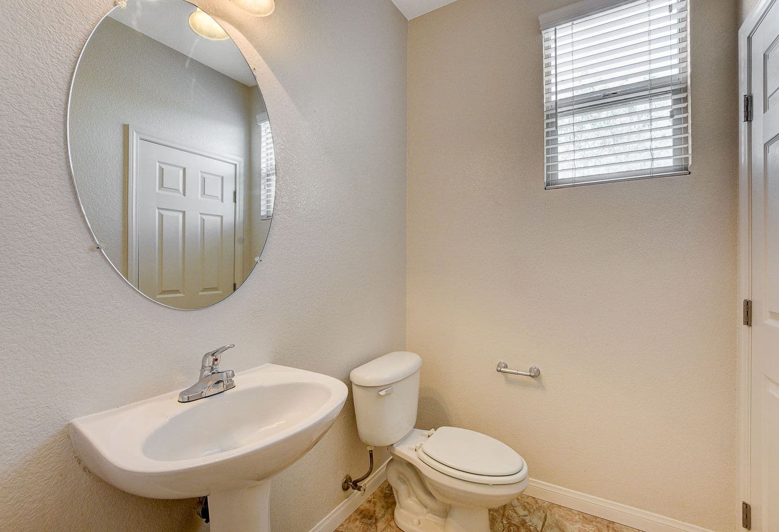 North Las Vegas House: 5548 Ayers Cliff St