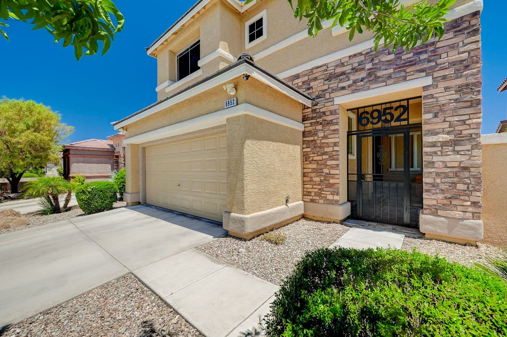 Las Vegas, House: 6952 Winter Ridge St.