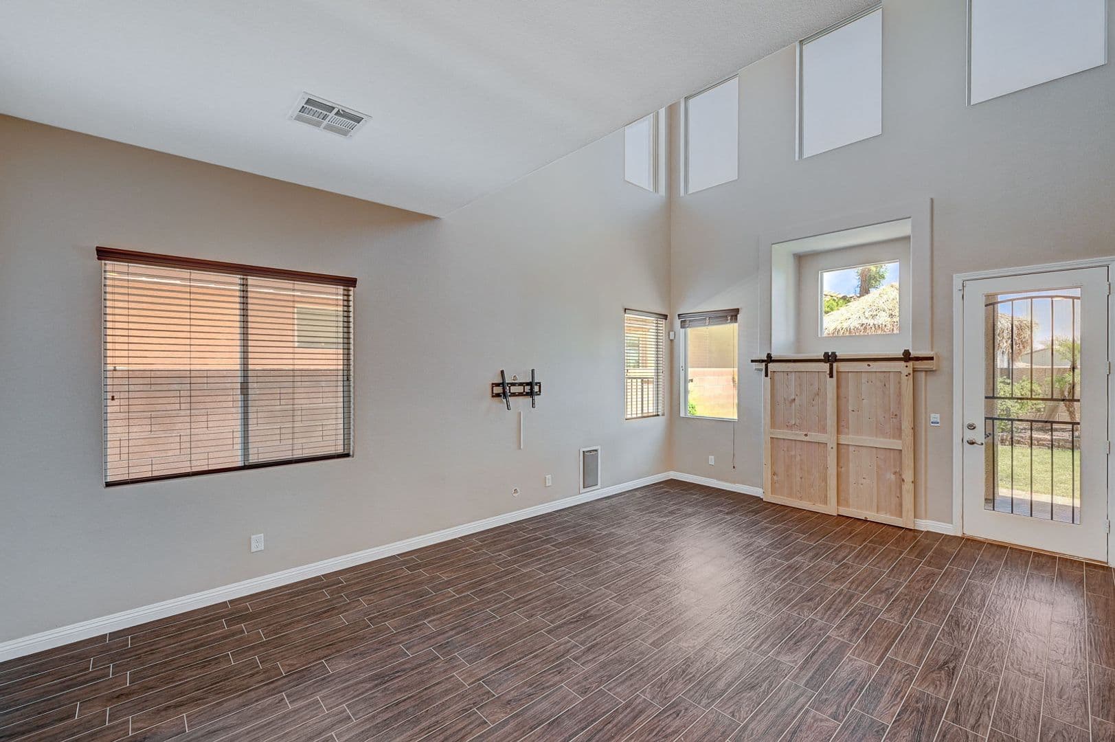 Las Vegas, House: 6952 Winter Ridge St.