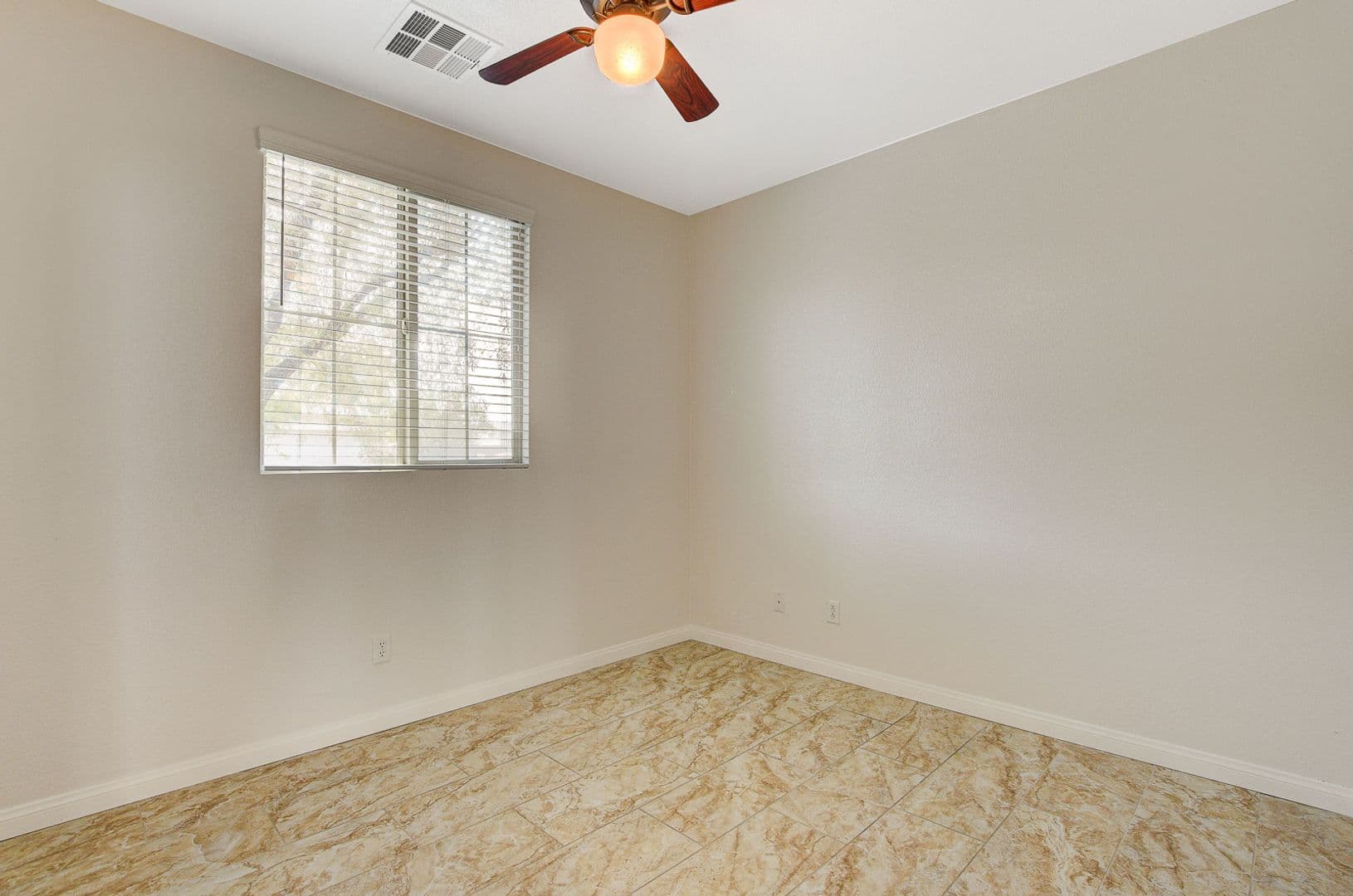 North Las Vegas House: 5548 Ayers Cliff St