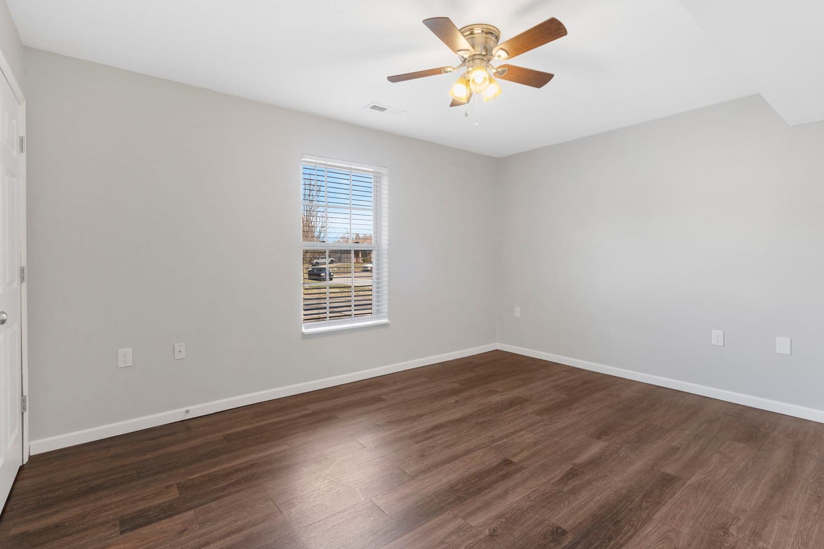 Ozark Apartment: 2009 Southfork Dr