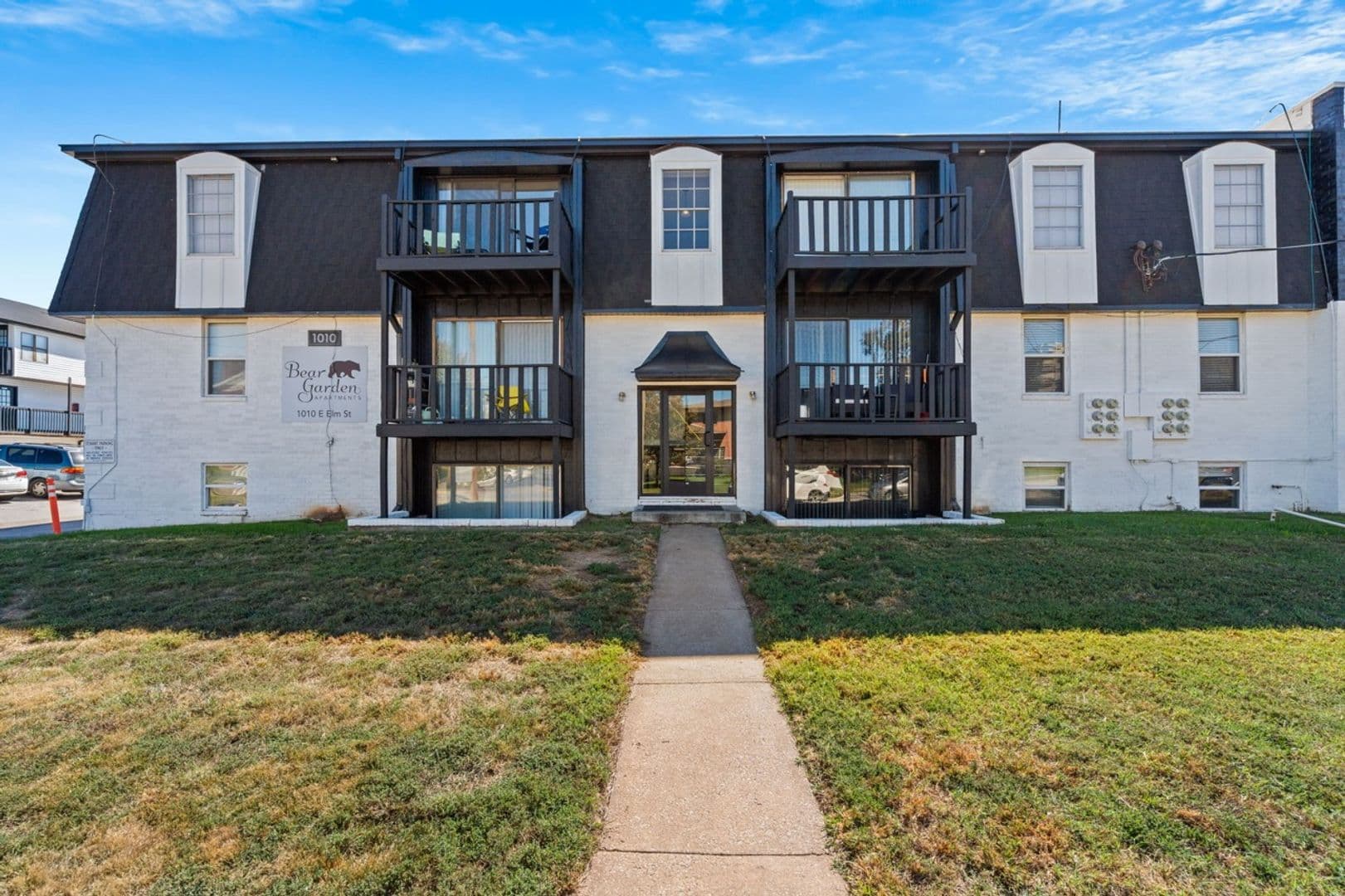 Springfield Apartment: 1010 E Elm St