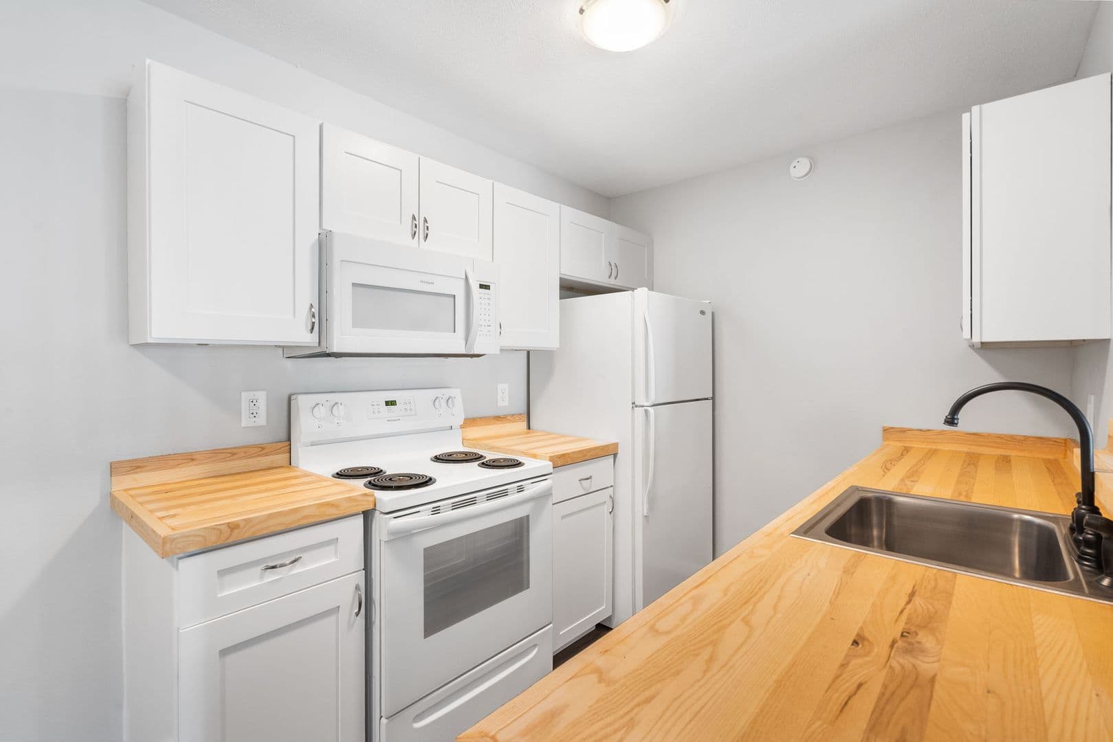 Ozark Apartment: 2009 Southfork Dr