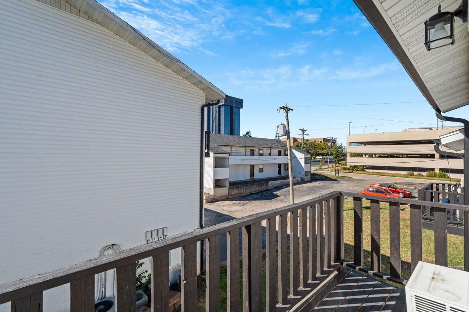 Springfield Apartment: 1015 E Walnut St