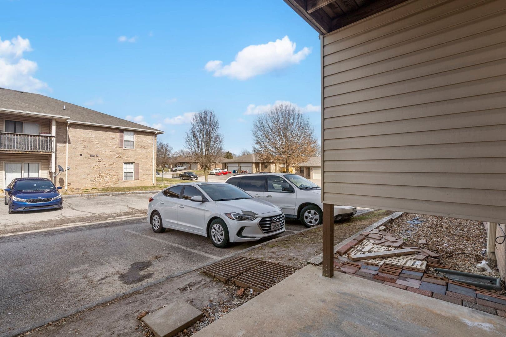 Ozark Apartment: 2009 Southfork Dr