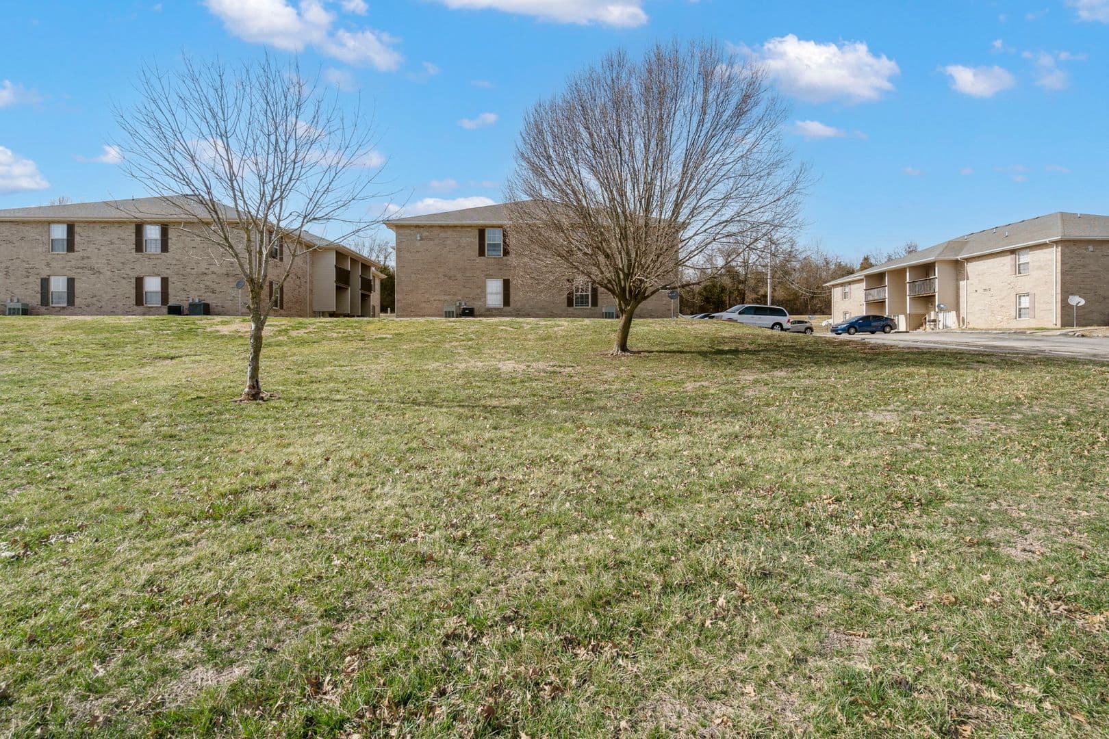 Ozark Apartment: 2009 Southfork Dr