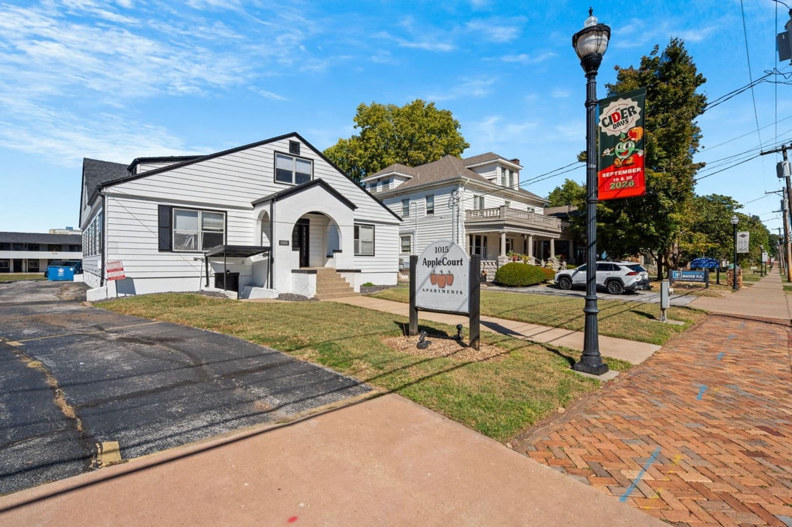 Springfield Apartment: 1015 E Walnut St