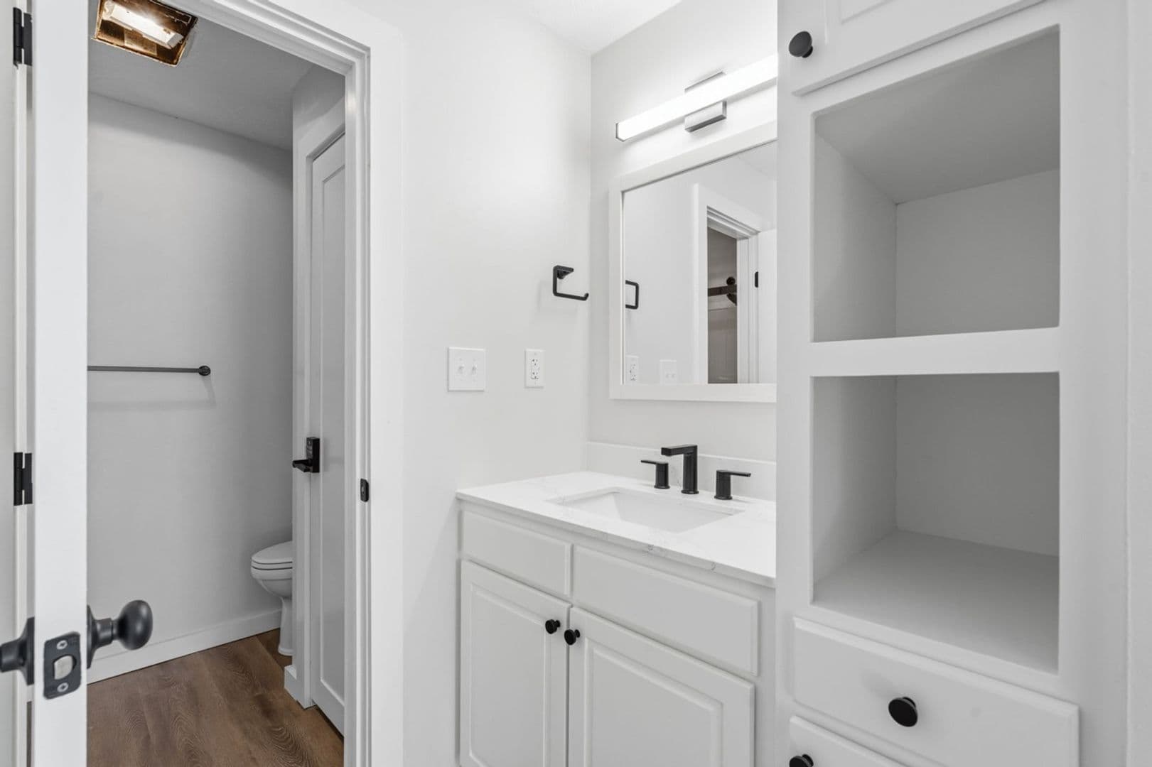 Springfield Apartment: 1015 E Walnut St