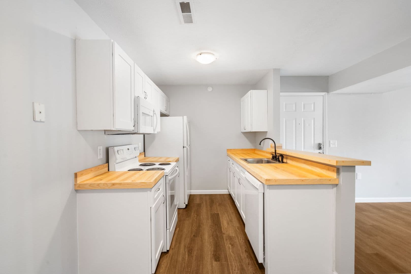 Ozark Apartment: 2009 Southfork Dr