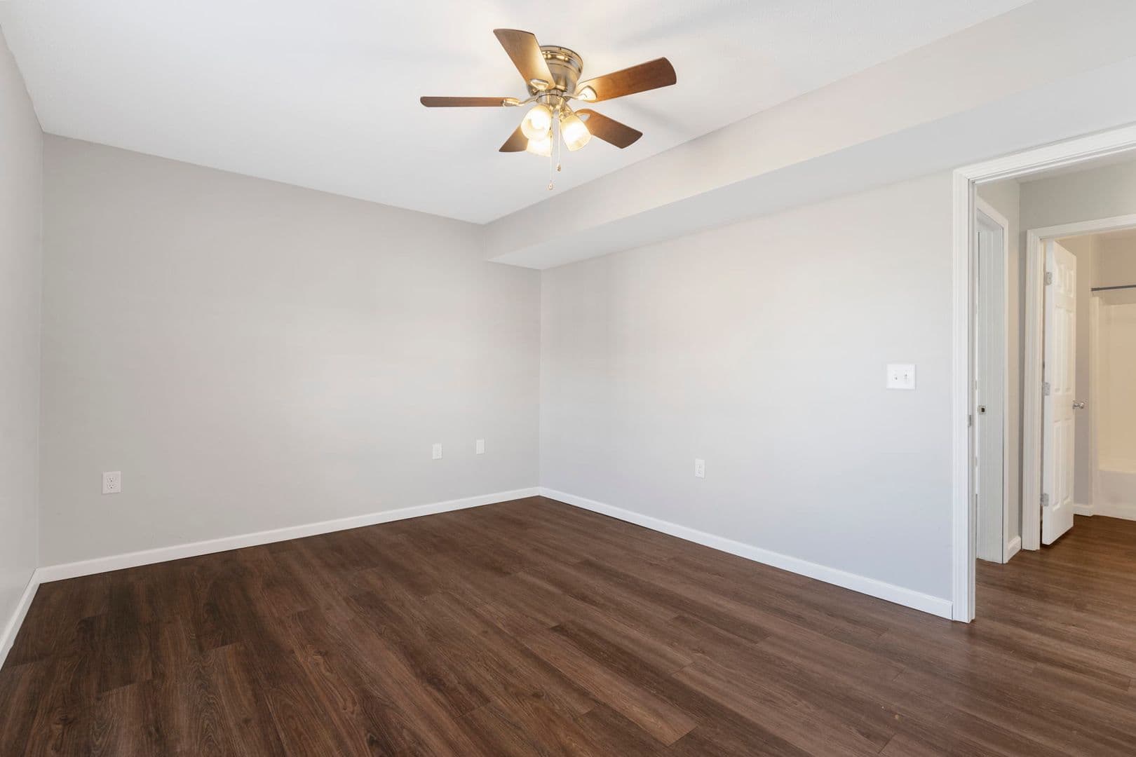 Ozark Apartment: 2009 Southfork Dr