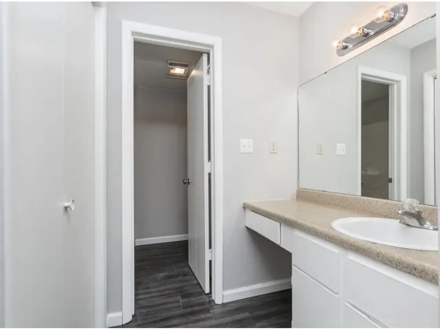 Springfield Apartment: 1015 E Walnut St