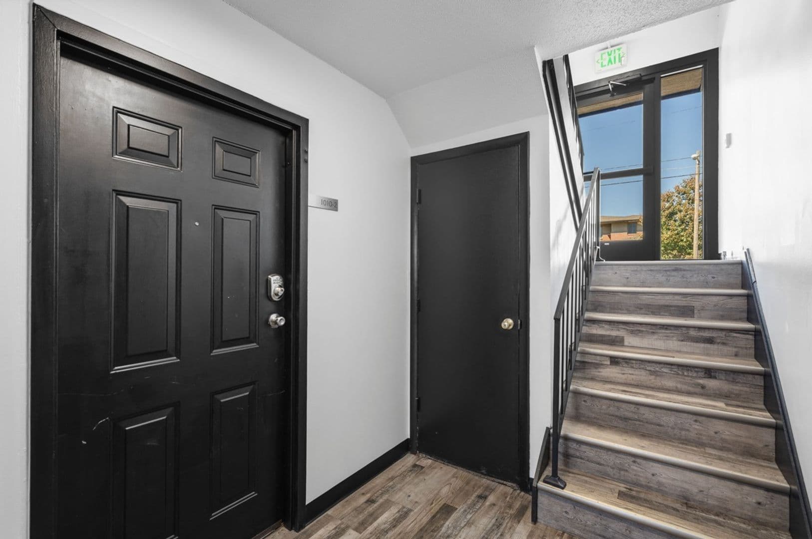 Springfield Apartment: 1010 E Elm St