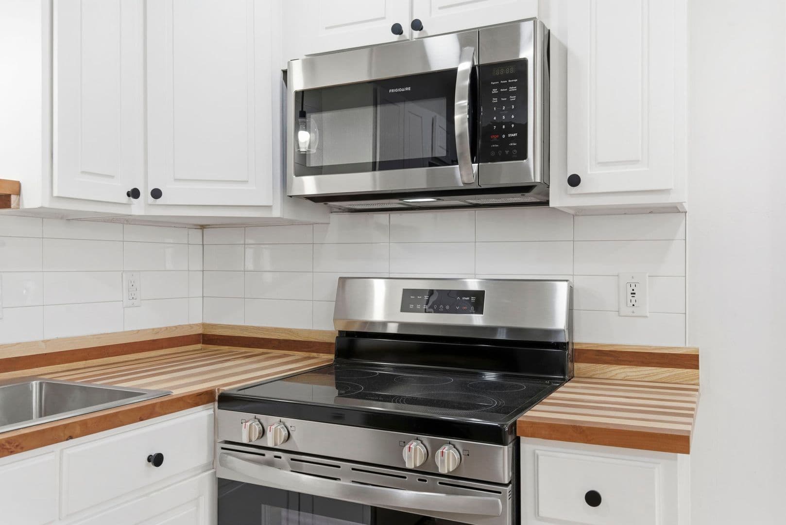 Springfield Apartment: 2831 E University