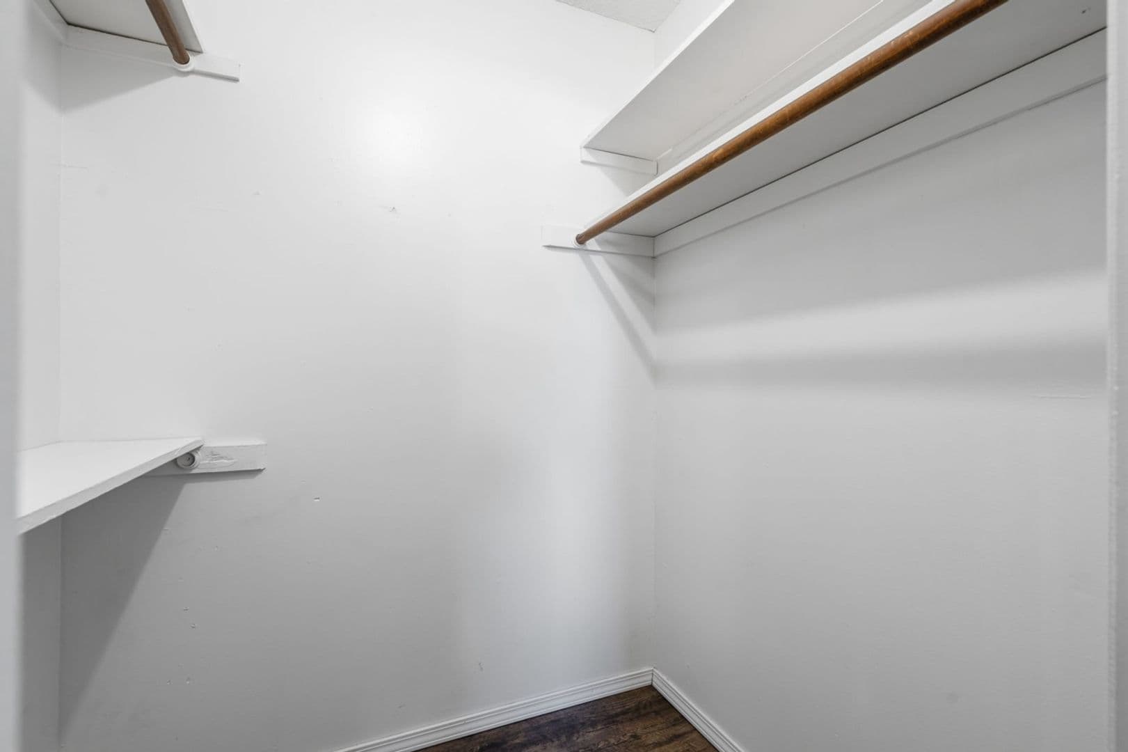 Springfield Apartment: 1010 E Elm St