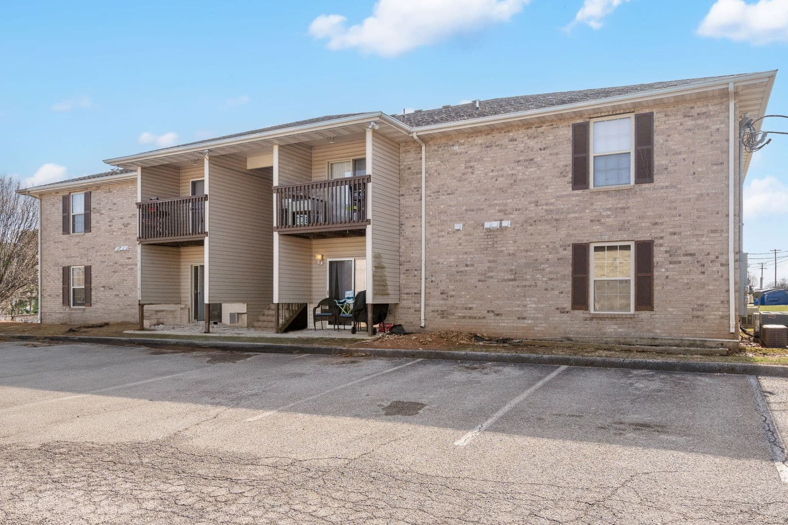Ozark Apartment: 2009 Southfork Dr