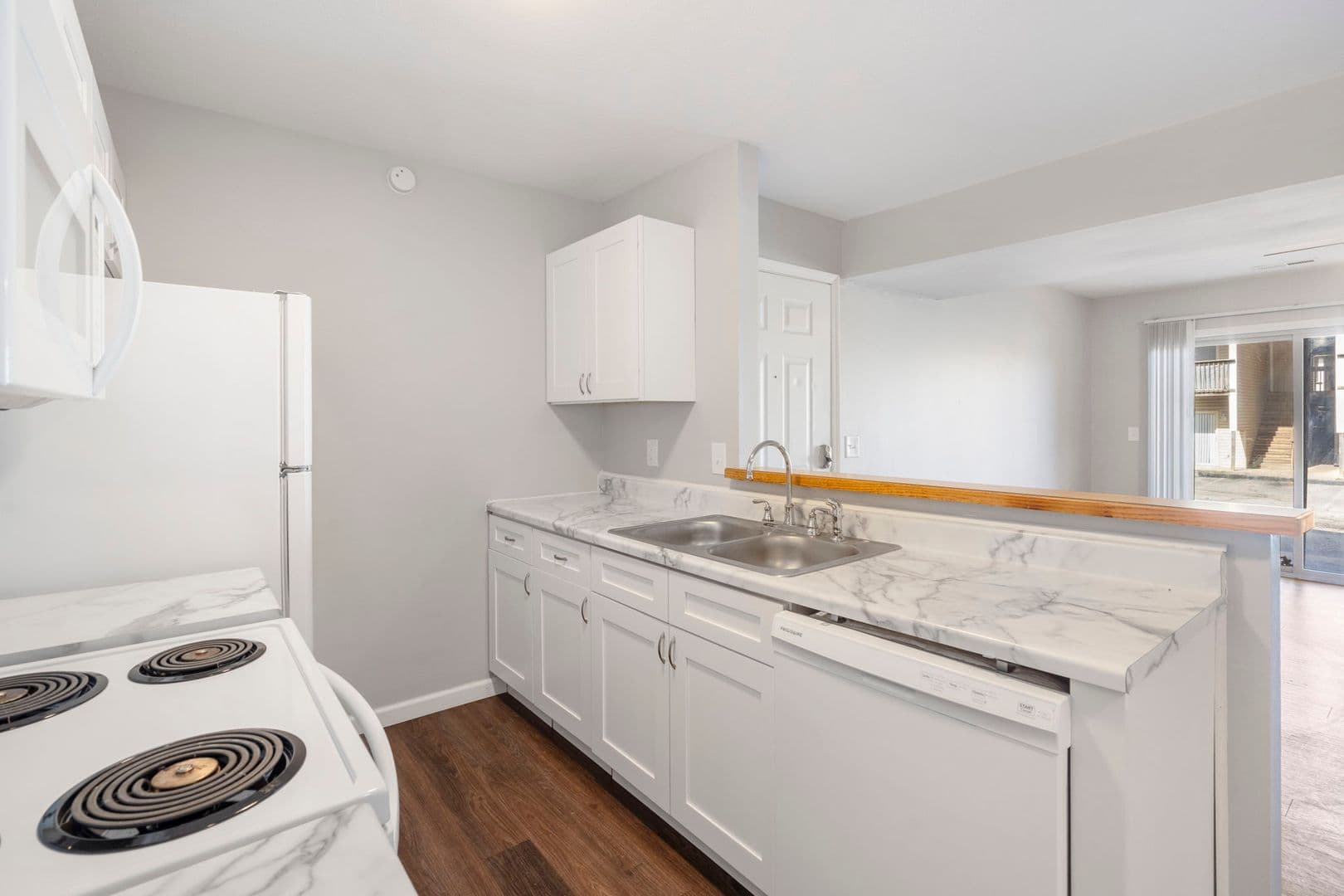 Ozark Apartment: 2009 Southfork Dr