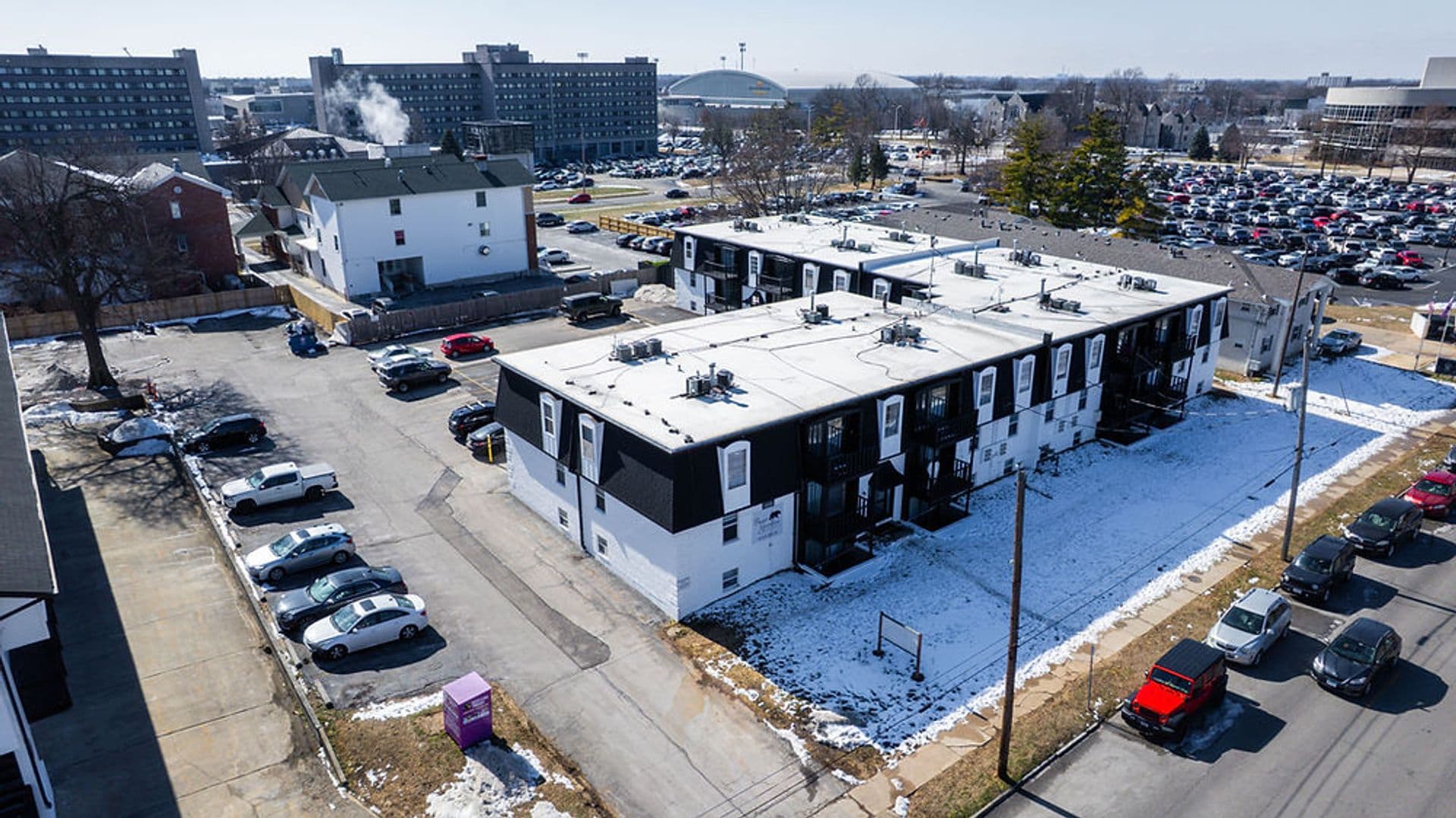 Springfield Apartment: 1010 E Elm St