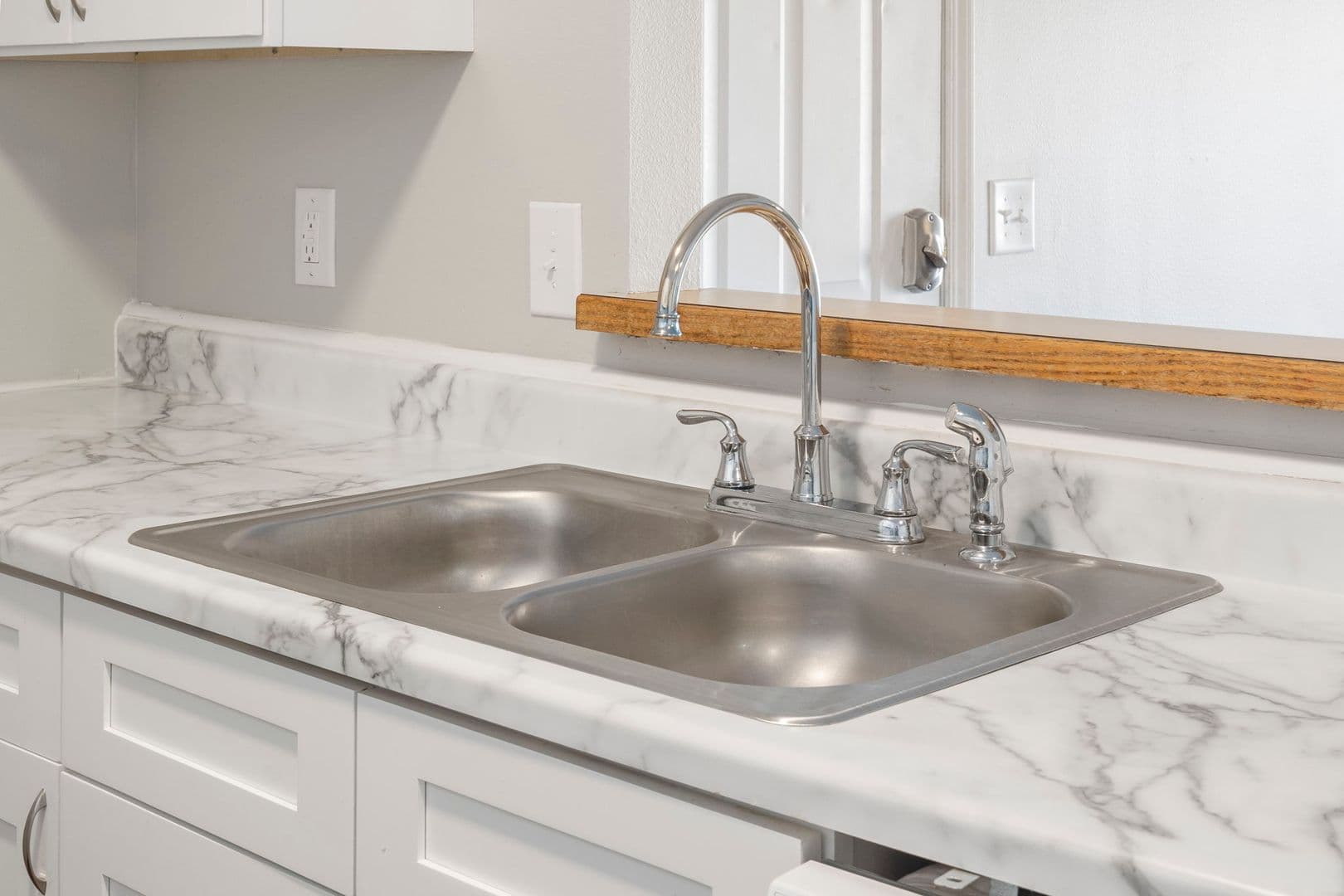 Ozark Apartment: 2009 Southfork Dr