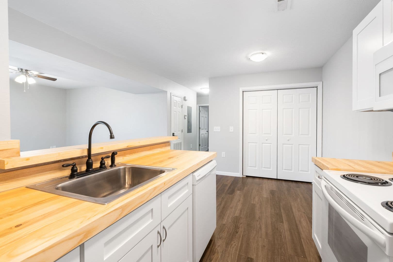 Ozark Apartment: 2009 Southfork Dr