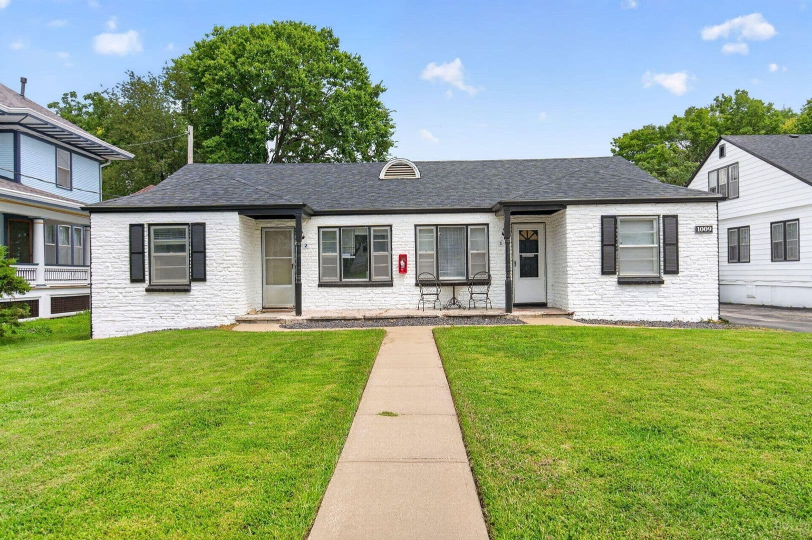 Springfield Apartment: 1015 E Walnut St