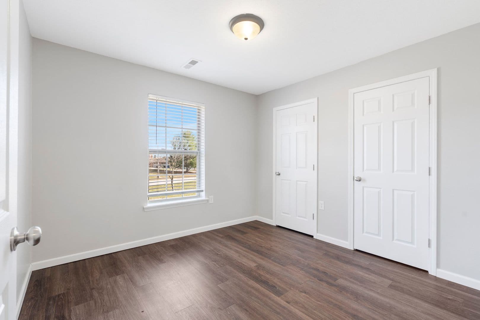Ozark Apartment: 2009 Southfork Dr