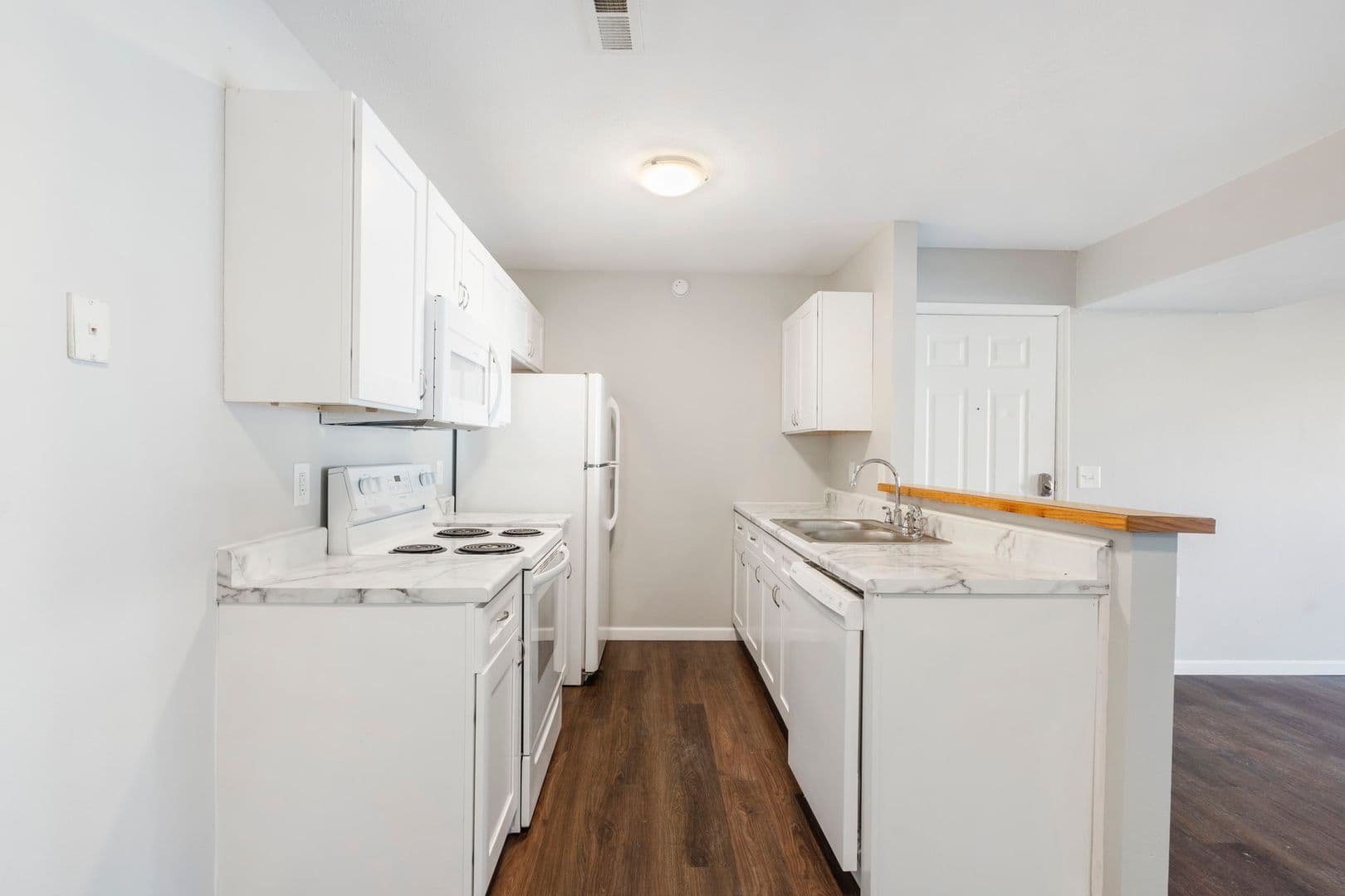 Ozark Apartment: 2009 Southfork Dr