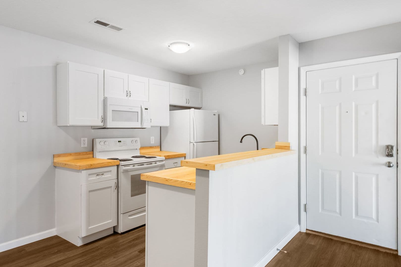 Ozark Apartment: 2009 Southfork Dr