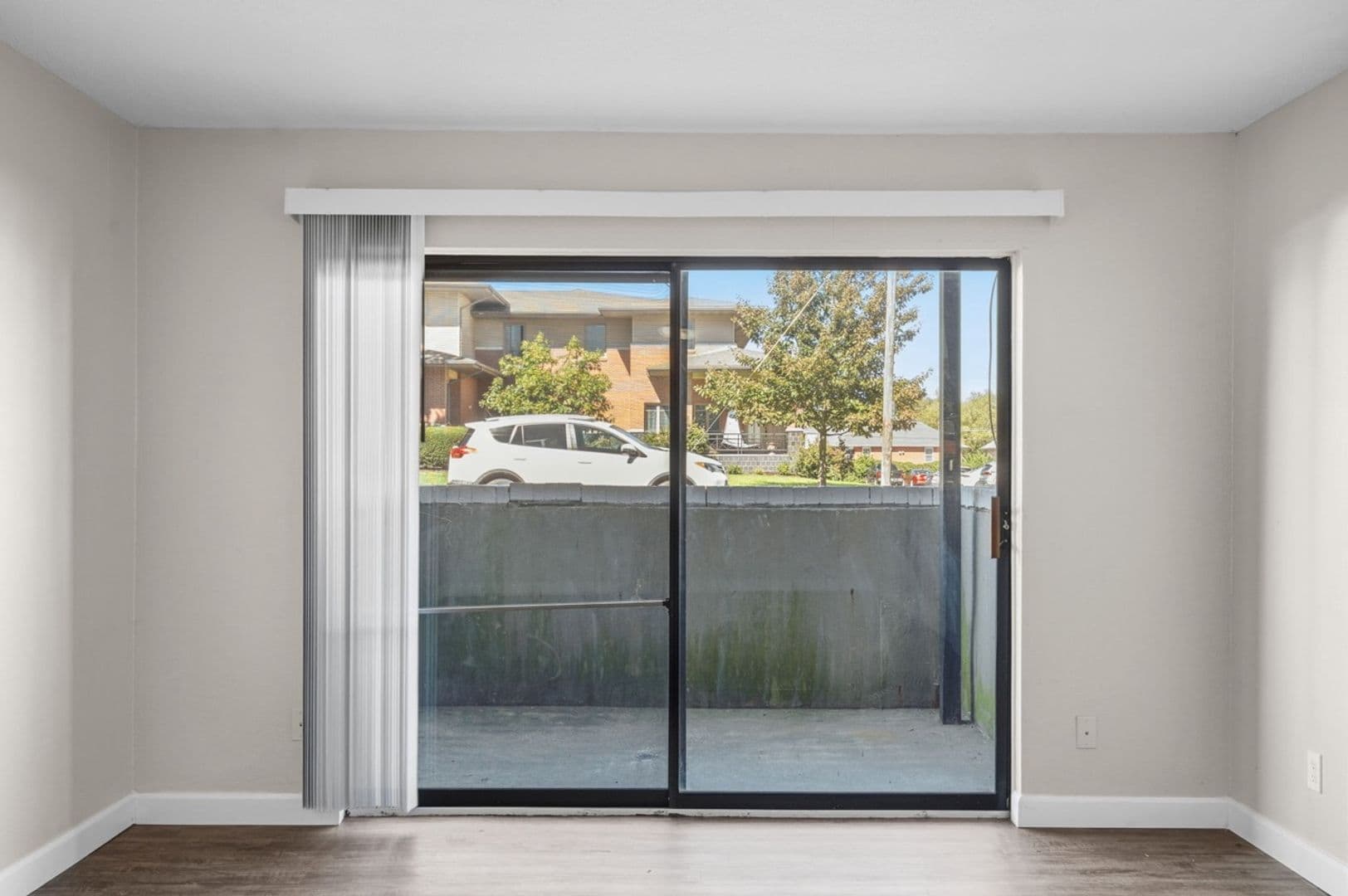 Springfield Apartment: 1010 E Elm St