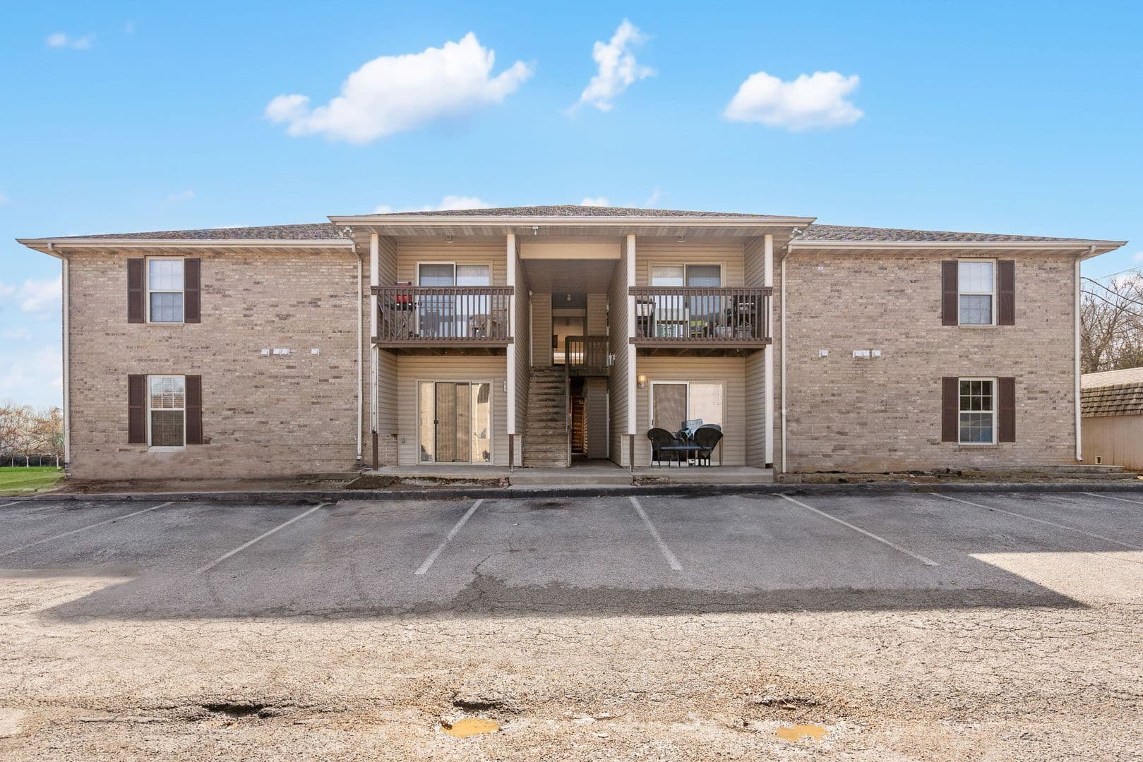 Ozark Apartment: 2009 Southfork Dr