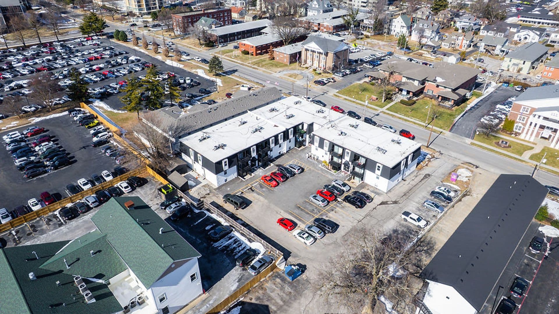 Springfield Apartment: 1010 E Elm St