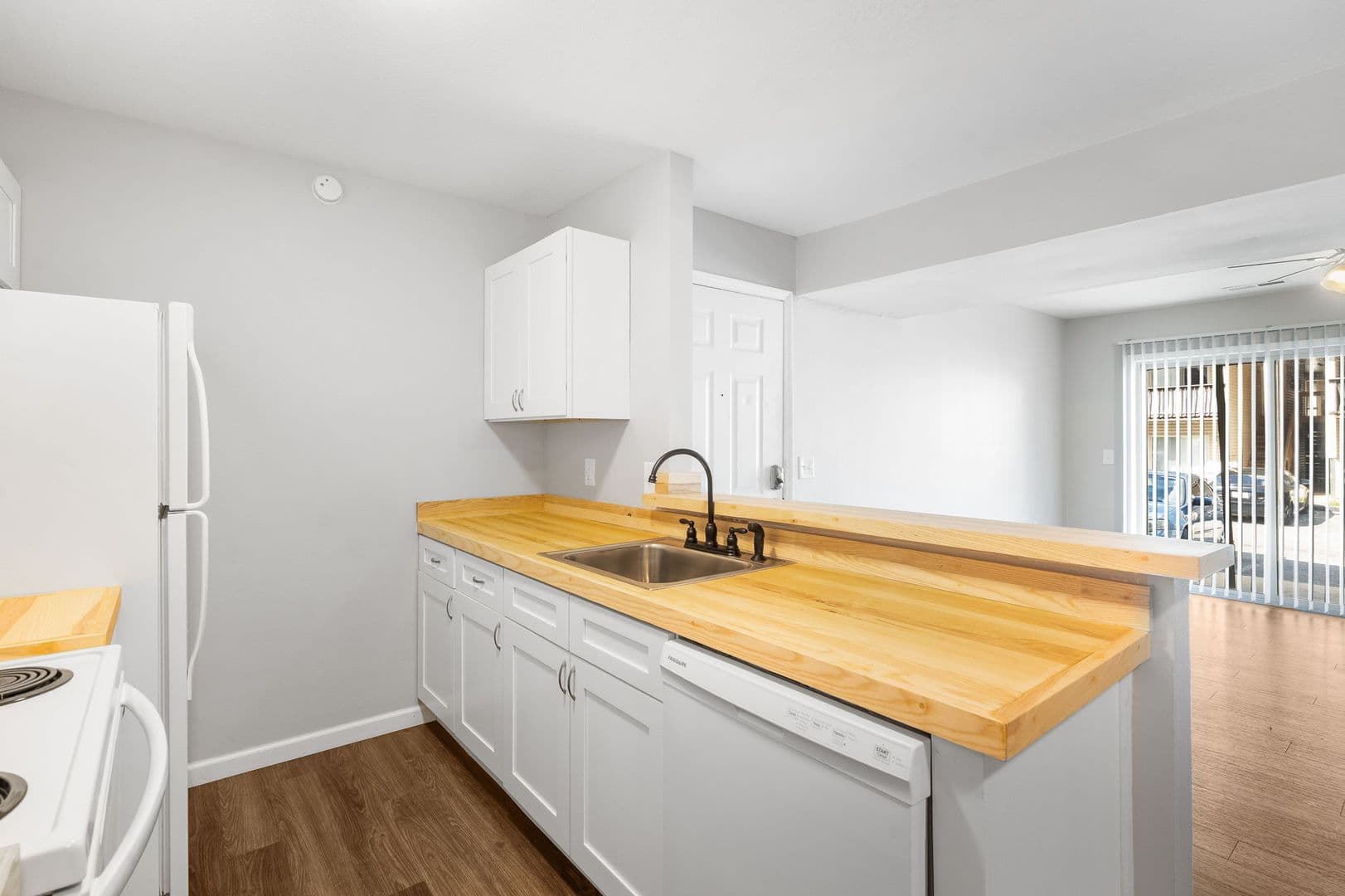 Ozark Apartment: 2009 Southfork Dr
